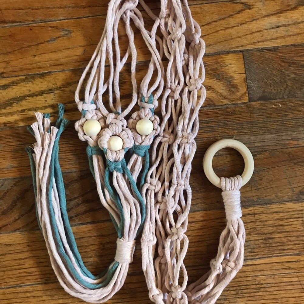 Handmade Macrame (Daisy) Plant Hanger